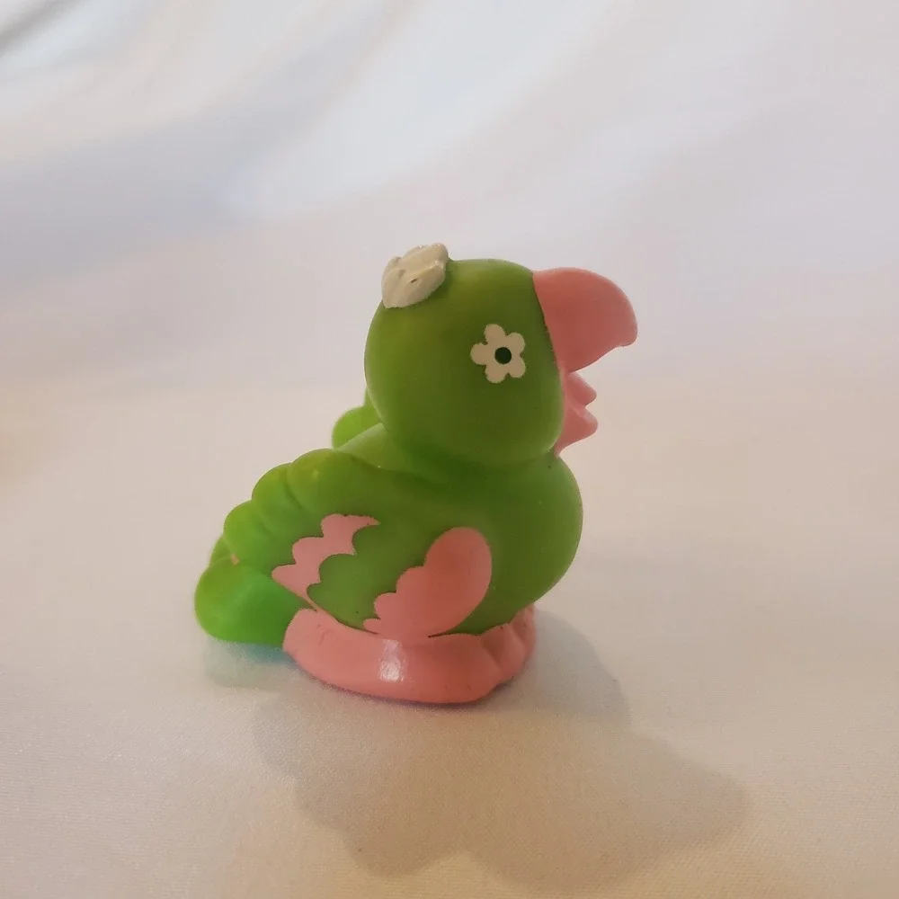 PARFAIT PARROT Strawberry‎ Shortcake Lime Chiffon Doll's Pet Vintage 1982